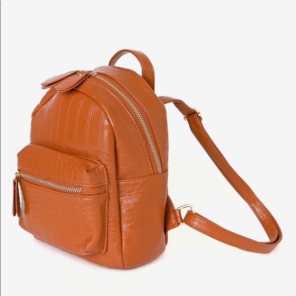 NWOT Lulu’s faux crocodile cognac backpack - Picture 2 of 7